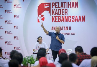 MenKopUKM Teten Masduki saat menjadi pemateri pada acara Pelatihan Kader Kebangsaan Angkatan II, di Jakarta, Minggu (25/9)