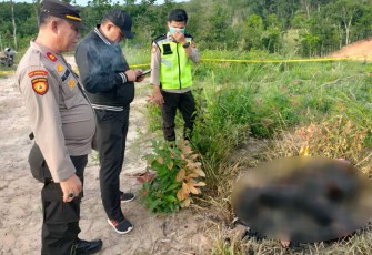 Polisi saat Olah TKP 
