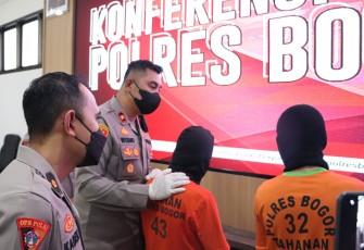 Tersangka saat diamankan