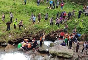 Proses evakuasi korban oleh tim Gabungan, Senin (17/10/2022)