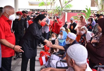Puan dalam Rapat Koordinasi dan Pengarahan Pemenangan Pemilu 2024 dengan DPD dan DPC PDIP se-NTB di Kantor DPD PDIP NTB, Mataram, Sabtu (27/8/2022).