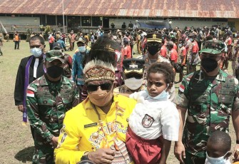 Satgas Pamtas Yonif 126/KC Ikut Serta Dalam HUT ke-19 Kabupaten Keerom