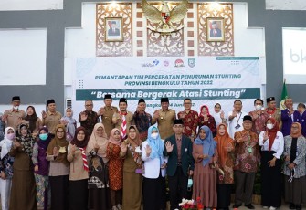 Wagub Rosjonsyah pada saat Rapat Pemantapan Tim Percepatan Penurunan Stunting Provinsi Bengkulu di Gedung Serba Guna (GSG) Pemprov, Selasa ( 14/6/2022).