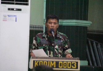 Dandim 0803/Madiun Letkol Inf Meina Helmi, S.Sos., dalam amanat yang dibacakan Kasdim Mayor Arh Wahyu Susilo, di Aula Makodim Jl. Pahlawan No. 25 Kota Madiun, Selasa (13/12/2022).