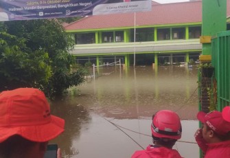 Pasca banjir menggenangi MTs N 19 Pondok Labu Jaksel