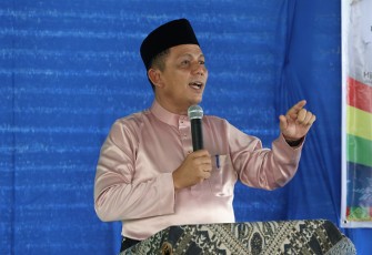 Gubernur Kepulauan Riau H. Ansar Ahmad