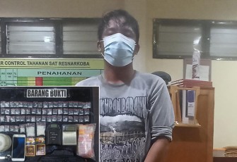 Tersangka dan barang bukti saat diamankan
