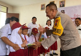 Polres Simalungun saat Distribusikan Buku ke Pelosok Nusantara