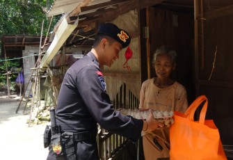 Brimob Polda Kalteng Laksanakan Baksos di Tangkiling