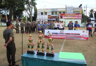 Dandim 1310/Bitung, Letkol Arm Yoki Efriandi Gumay, M.Han saat menyampaikan sambutan pada penutupan futsal