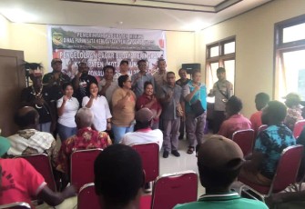 Babinsa Kokonao Hadiri Pertemuan Pengelolaan Cagar Budaya Bersama dengan Tokoh Adat dan Tokoh Masyarakat