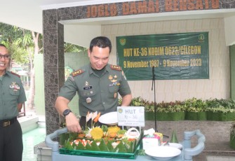 Potong Tumpeng HUT Kodim 0623/Cilegon ke 36 Tahun