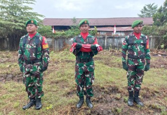 Koramil Jajaran Kodim 1710/Mimika saat Laksanakan Upacara HUT RI Ke-78 di Wilayah Binaan