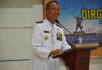 Asisten Personel Pangkolinlamil Kolonel Laut (P) Totok Irianto
