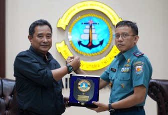 Penyerahan cindera mata