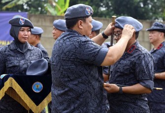 Kepala BNN RI Sematkan Baret Kepada Kepala BNNP se-Indonesia 