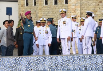 Panglima TNI saat Tinjau Kolam Renang Tirto Sagoro-12 di Kodiklatal