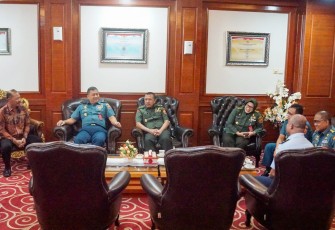 Sekda Kepri Audiensi Dengan Kababinkum TNI