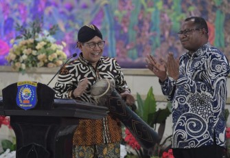 Menteri Desa Pembangunan Daerah Tertinggal dan Transmigrasi (Mendes PDTT) Abdul Halim Iskandar saat membuka Training penguatan Badan Usaha Milik Desa dan Lembaga Ekonomi Lainnya di Gedung Pari Kabupaten Raja Ampat