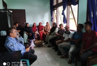 Anggota BAI Mendampingi Masyarakat Untuk Menyampaikan Aspirasi Kepada Camat Darul Aman  