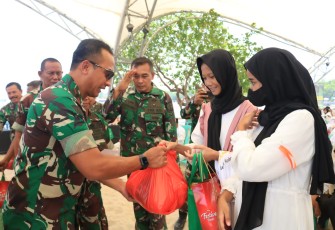  Korem 052/Wkr Bhakti Sosial Santunan Anak Yatim dan Yatim Piatu 