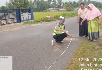 Petugas Kepolisian di Lapangan saat lakukan olah TKP