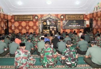  Hari Juang TNI AD tahun 2023, Kodim 0806/Trenggalek menggelar acara doa bersama yang penuh khidmat di Masjid An Nuur Makodim 0806/Trenggalek, Kamis (14/12/2023)