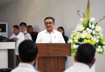 Wali Kota Bitung Maurits Mantiri