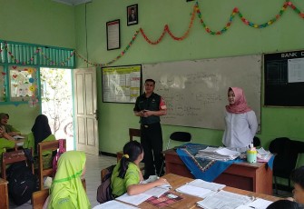 Serka Agus Tanamkan Rasa Cinta Tanah Air Kepada Siswa Siswi SD