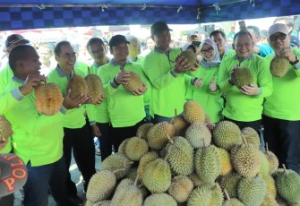 Festival Durian di Benteng Berlangsung Meriah