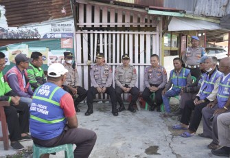 Polres Pesibar saat Gelar Jum'at Curhat