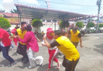 Meriahkan HUT RI Ke - 78, Polsek Batang Toru Gelar Berbagai Perlombaan