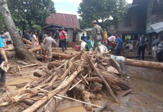 Pasca banjir di Lahat pada Kamis (9/3/2023).