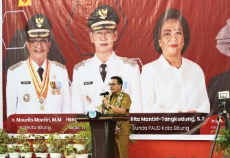 Wali Kota Maurits Mantiri Buka Gelar Karya Kepala Sekolah TK/Paud, SD dan SMP se-Kota Bitung