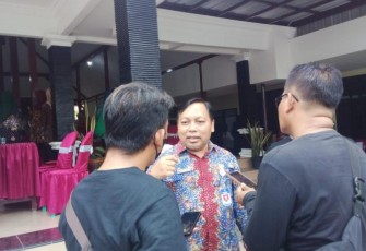 Dr. Kasil Rohmat, MMRS saat di wawancara