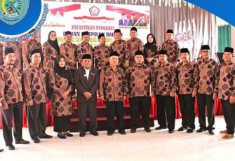 Foto bersama usai pelantikan