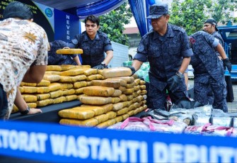 Barang Bukti 1,1 ton narkotika saat akan dimusnahkan