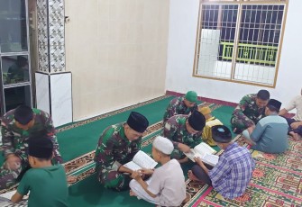 Satgas TMMD Kodim 0407/Kota Bengkulu Ajarkan Anak-anak Mengaji 