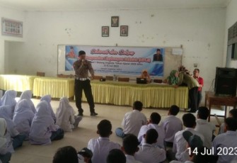 Kapos Lantas Sosialisasi Aturan Lalu Lintas di SMA Negeri 1 Batang Angkola