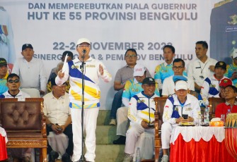Gubernur Rohidin Buka Turnamen Bola Voli Kapolda Cup