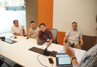 Sekertaris daerah Kota Bitung bersama rombongan saat berkunjung ke tim google Indonesia