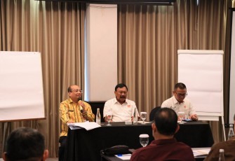 Plh. Dirjen Keuda Kemendagri Horas Maurits Panjaitan dalam rapat tindak lanjut hasil rapat terbatas pembahasan persiapan penyelenggaraan PON XXI Aceh-Sumut 2024 yang berlangsung di Hotel Kimaya Slipi, Jakarta, Kamis (12/10/2023).