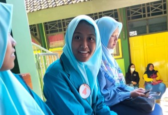 Rahma Okki Diah Rangga, saat menunggu menunggu giliran untuk tampil lomba acara Dies Natalis Ke-38, SMAN 2 Trenggalek, Minggu (19/2/2023) (Foto : Hardi Rangga klikwarta.com).