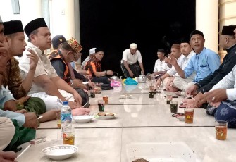 Warga Madat dan HUA Gelar Zikir dan Tausiah 