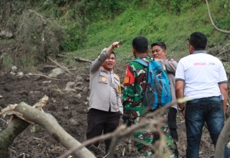 Kapolres dan Tim Gabungan Bergerak Cepat Tangani Longsor di Kabupaten Simalungun