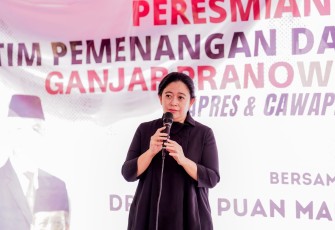 Ketua DPP PDI Perjuangan Bidang Politik dan Keamanan sekaligus Ketua DPR RI Puan Maharani meresmikan kantor Tim Pemenangan Daerah (TPD) Ganjar-Mahfud Provinsi Jawa Timur (Jatim) di Surabaya, Sabtu (4/11/2023) pagi.