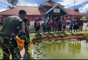 Senyum Bahagia Warga Intan Jaya 