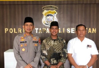 Kapolres Tapanuli Selatan (Tapsel), AKBP Imam Zamroni, SIK, MH, terima kunjungan jajaran Pengurus Badan Eksekutif Mahasiswa (BEM) Syahada, pada Kamis (11/5/2023) siang di Ruang Kerjanya