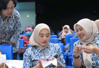PIA Muspusdirla saat Ikuti Latihan Teknik Dasar Sulam