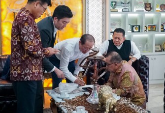 Bamsoet saat menerima jajaran KCC Glass Corporation, di Jakarta, Selasa (31/10/23).